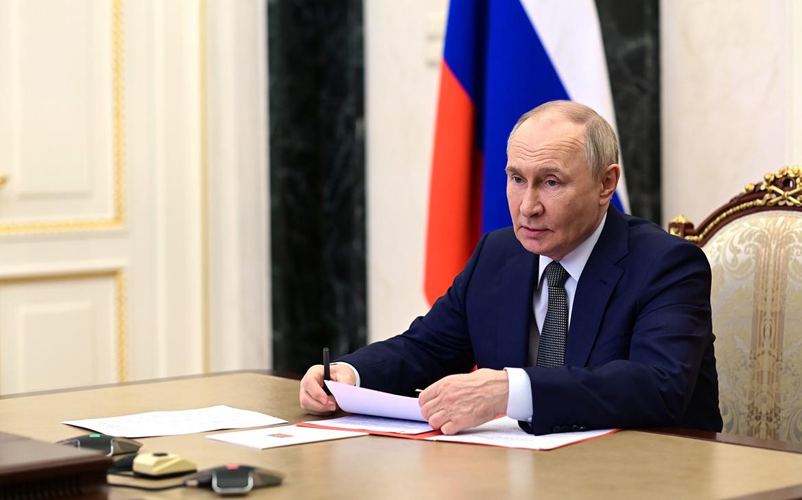 Кремль подтвердил подготовку телефонного разговора Путина и Трампа
