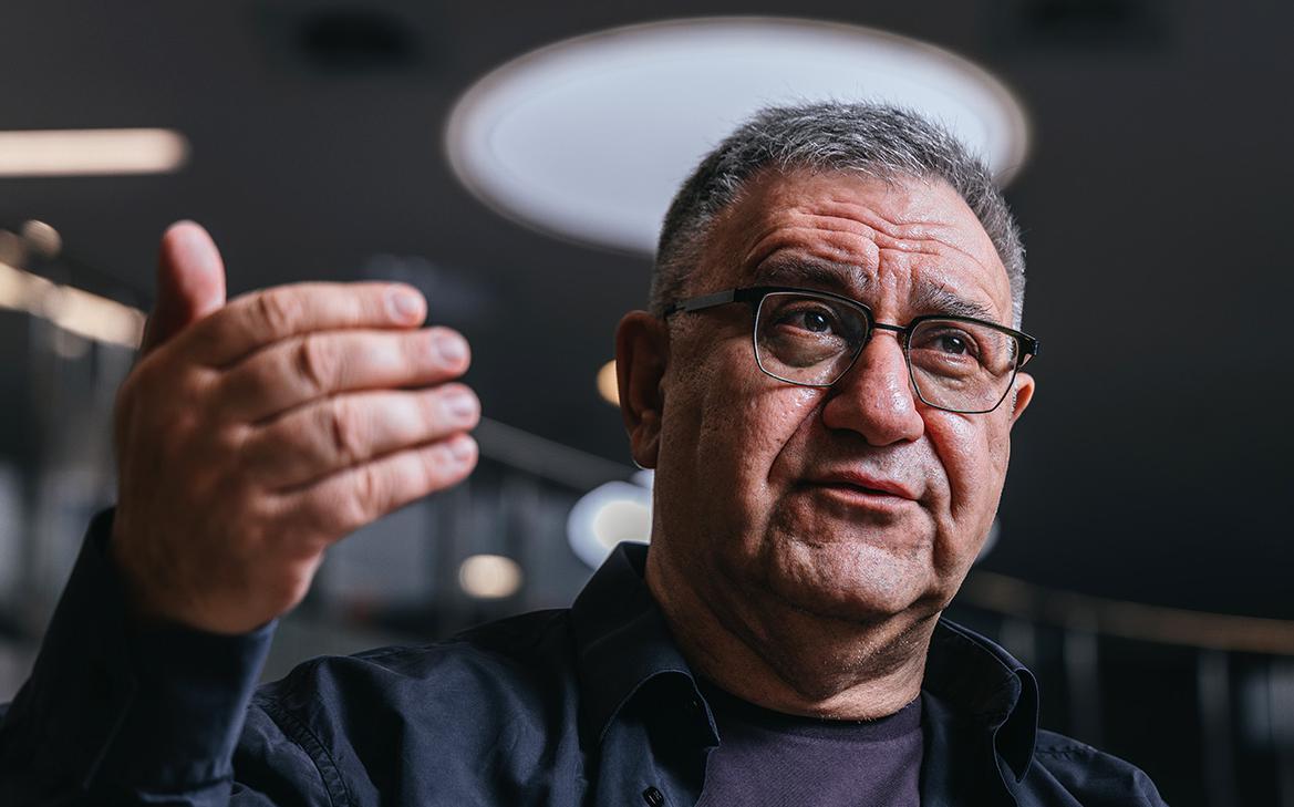 Александр Акопов — РБК: «Мы рискуем потерять иммунитет ко злу»